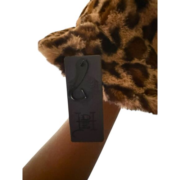 Ed Hardy Leopard Faux Fur Bucket Hat NWT - Picture 5 of 5
